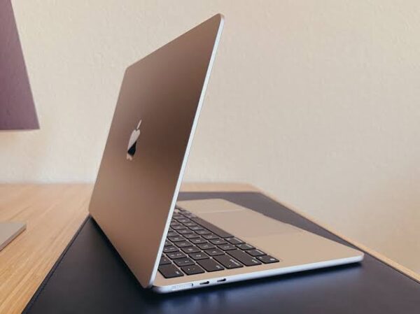 MacBook Air M2 8GB 256GB - Image 4