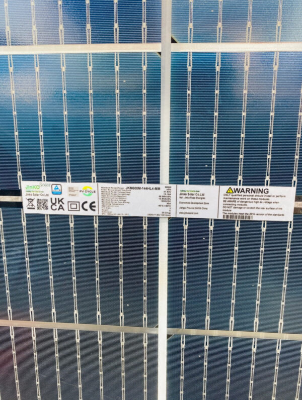 600W Jinko Solar Panel
